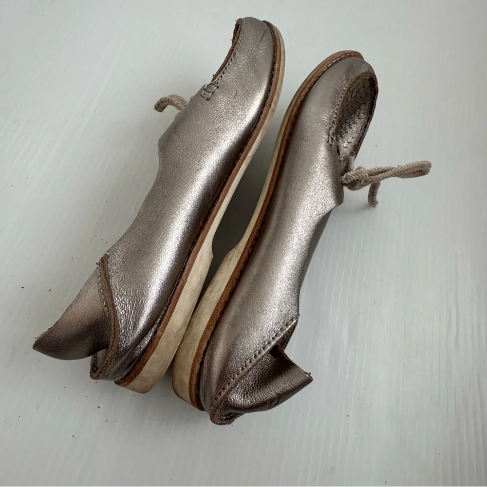 Olukai Moku Perf style Metallic Silver Women's boat Shoes size 8.5